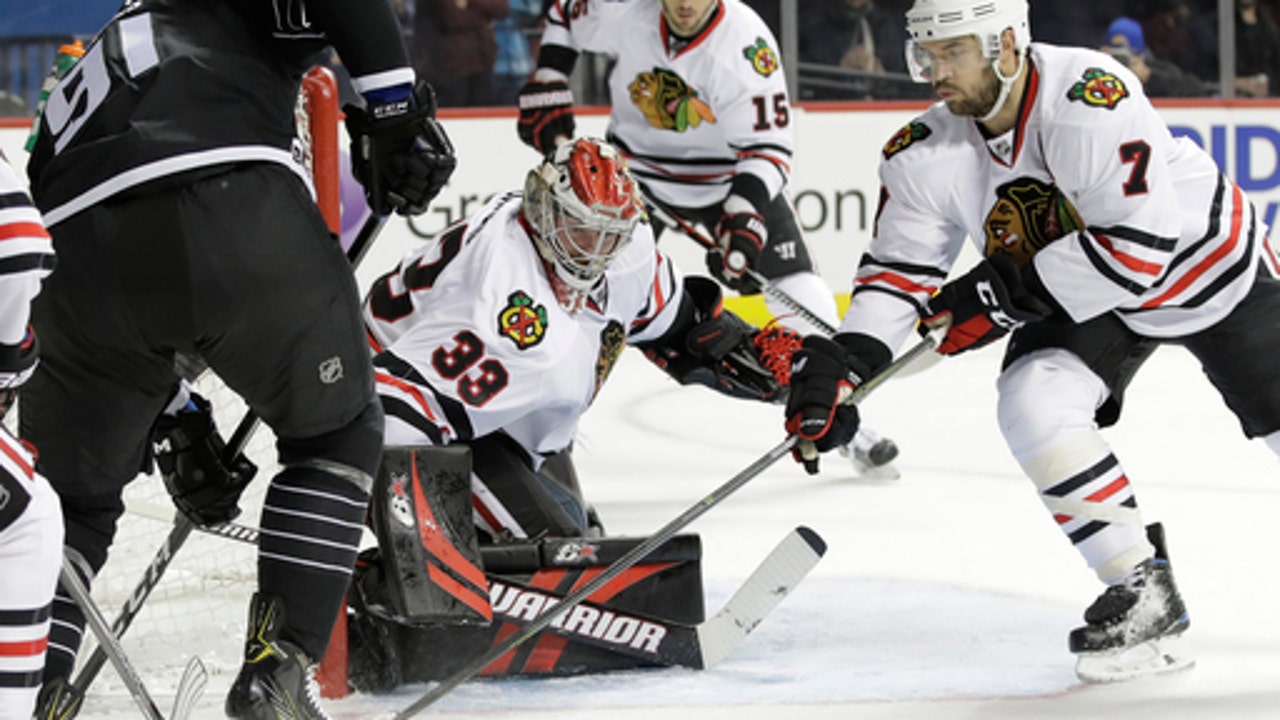 Panik scores winner in 3rd, Blackhawks rally past Isles 5-4 (Dec 15, 2016)